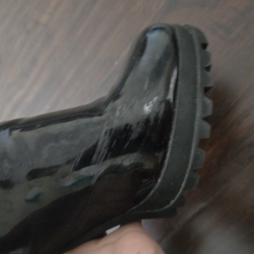 Elegant Black Women's Boots - Picture 7 of 7